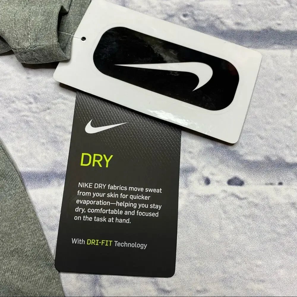 NEW Nike Dri-Fit, Athletic Cut Tee in Grey
